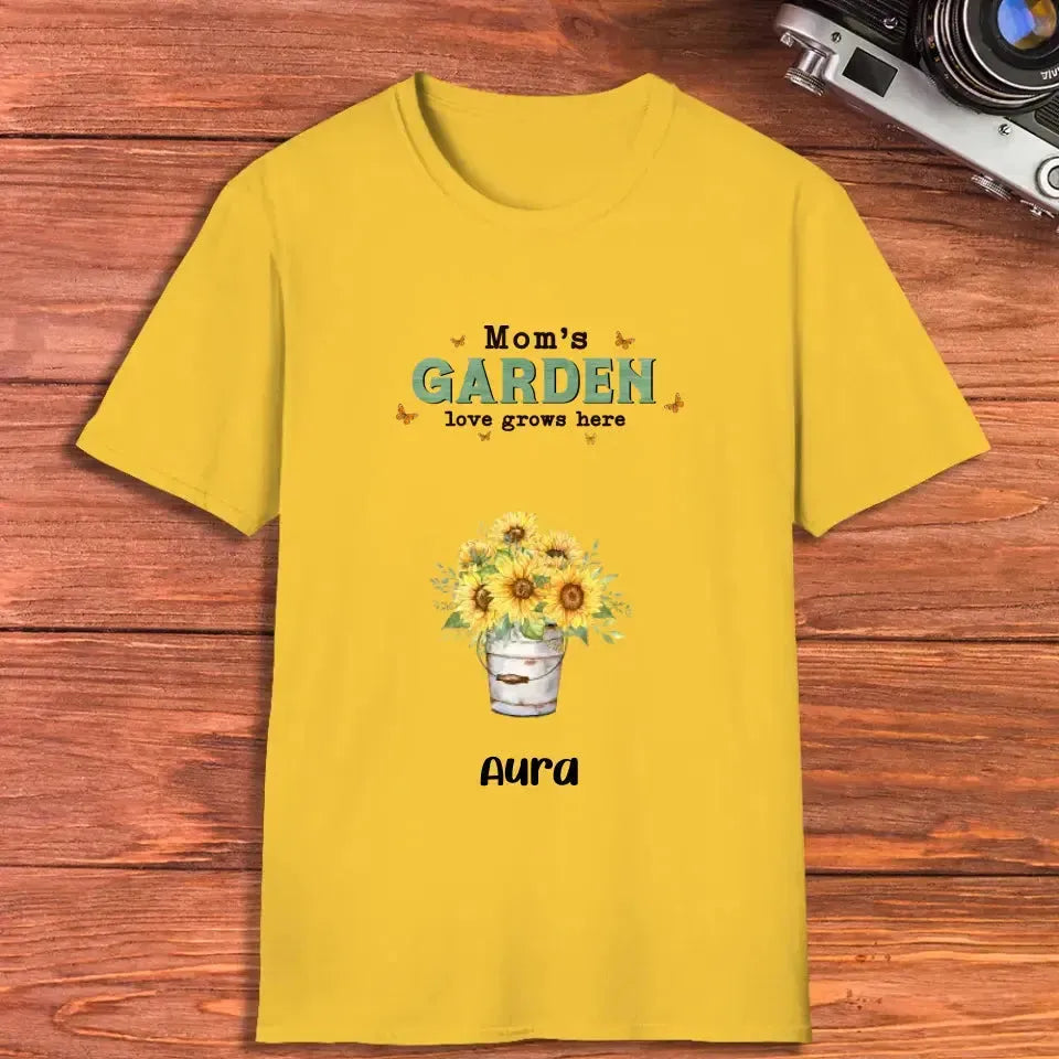 Mom Garden Love Grows Here  - Custom Name - Personalized Gifts For Mom - T-Shirt