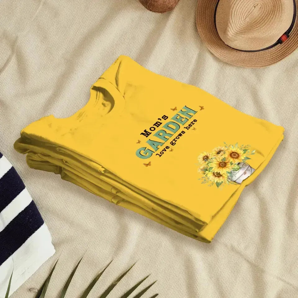 Mom Garden Love Grows Here  - Custom Name - Personalized Gifts For Mom - T-Shirt