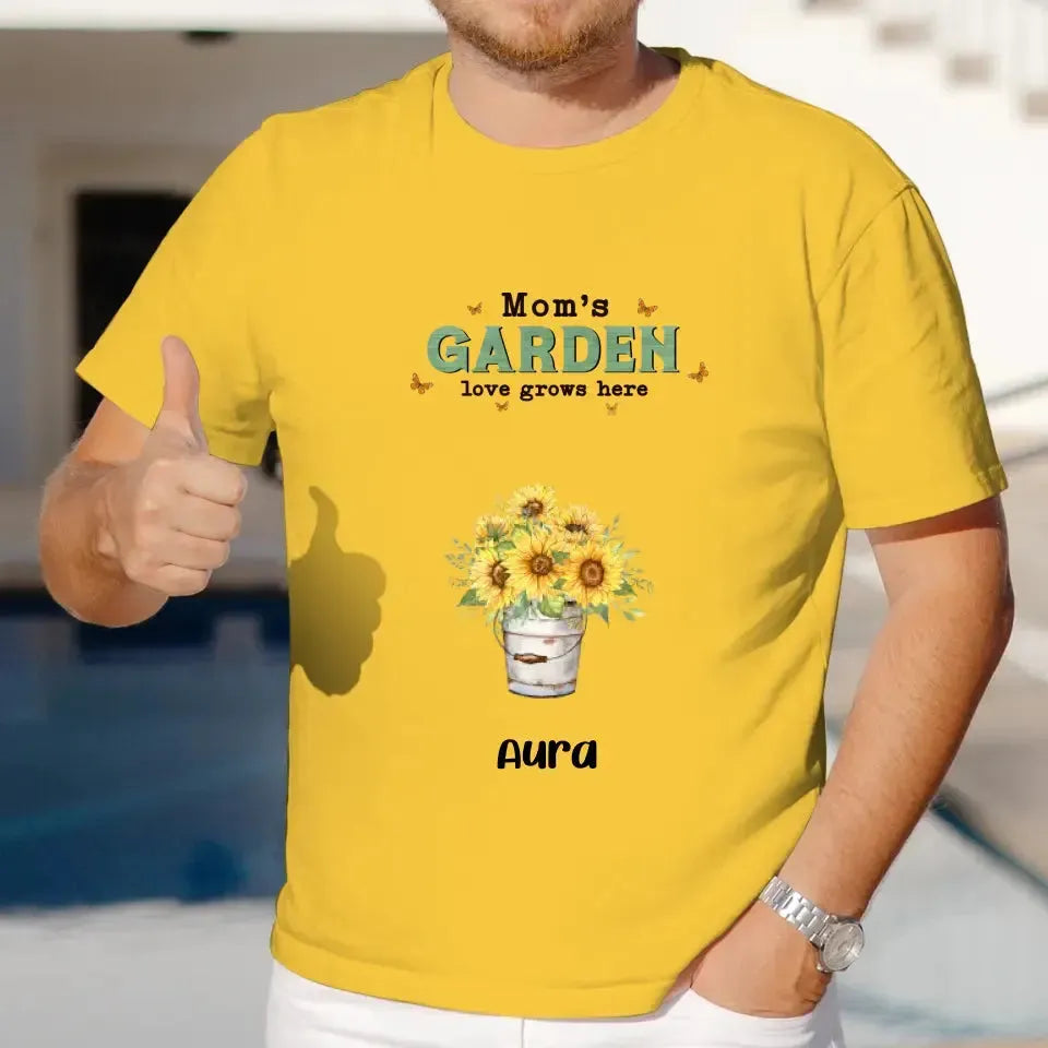 Mom Garden Love Grows Here  - Custom Name - Personalized Gifts For Mom - T-Shirt