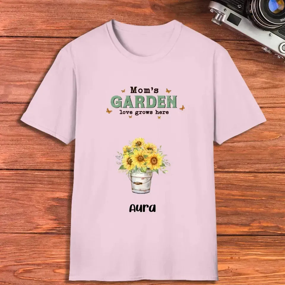 Mom Garden Love Grows Here  - Custom Name - Personalized Gifts For Mom - T-Shirt