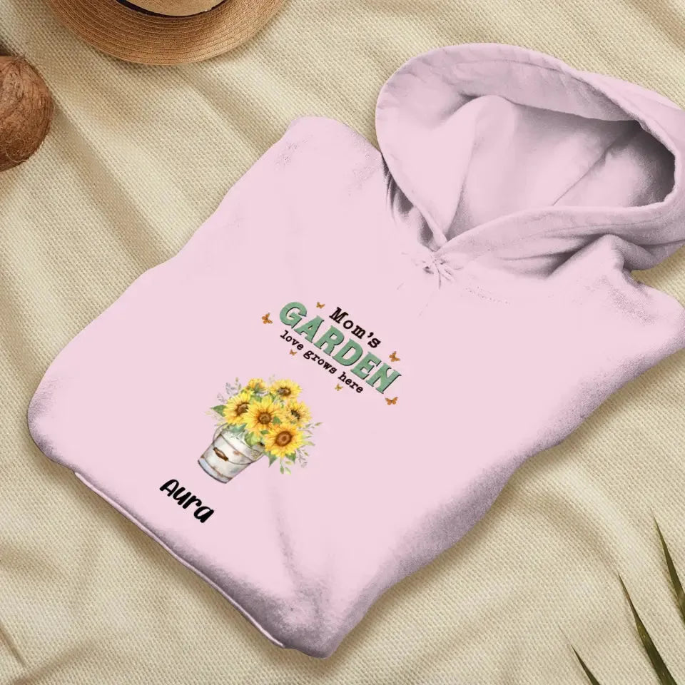 Mom Garden Love Grows Here  - Custom Name - Personalized Gifts For Mom - T-Shirt