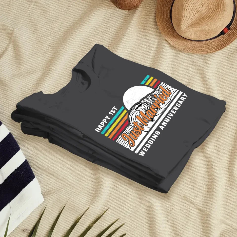 Just Married Retro - Personalized Gifts For Couples - Unisex T-Shirt